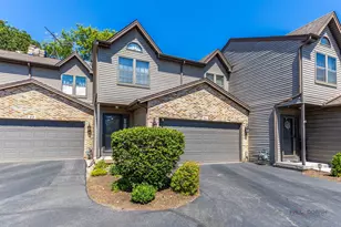 24 Garden Crescent Ct, Elgin, IL 60123 - Photo 2