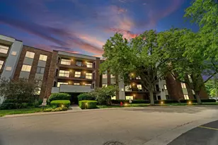 1500 Harbour Dr, Wheeling, IL 60090 - Photo 2