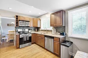 5 Oriole Ct, Woodridge, IL 60517 - Photo 6