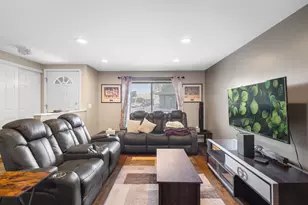 5 Oriole Ct, Woodridge, IL 60517 - Photo 4