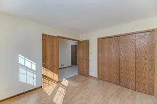 8593 Sandalwood Dr, Darien, IL 60561 - Photo 6