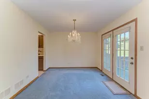 8593 Sandalwood Dr, Darien, IL 60561 - Photo 16