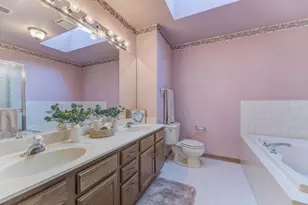 8593 Sandalwood Dr, Darien, IL 60561 - Photo 24