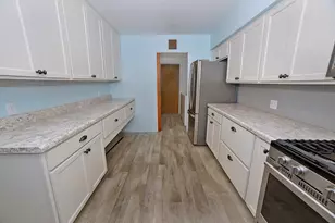 915 Adams St, Ottawa, IL 61350 - Photo 8