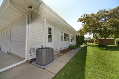 915 Adams Street, Ottawa, IL 61350 - Photo 26
