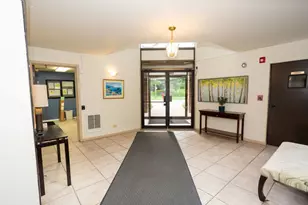 925 Spring Hill Dr, Northbrook, IL 60062 - Photo 6