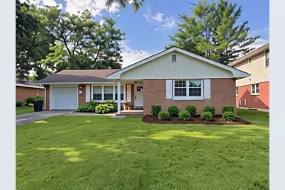 129 Monument Avenue, Barrington, IL 60010 - Photo 1