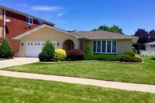 9525 S Kolin Ave, Oak Lawn, IL 60453 - Photo 2