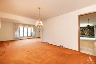 9525 S Kolin Ave, Oak Lawn, IL 60453 - Photo 10