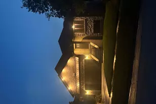 9432 S 82nd Ct, Hickory Hills, IL 60457 - Photo 2