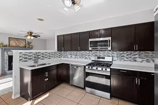 454 Danbury Dr, Carol Stream, IL 60188 - Photo 8
