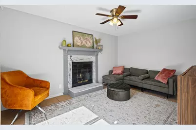 454 Danbury Drive, Carol Stream, IL 60188 - Photo 12