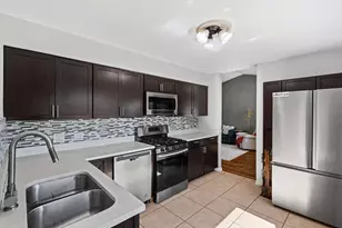 454 Danbury Dr, Carol Stream, IL 60188 - Photo 10