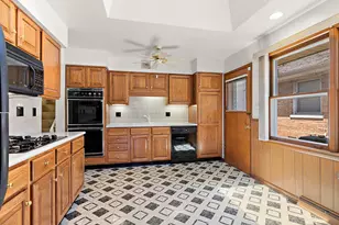 6000 Crain St, Morton Grove, IL 60053 - Photo 12