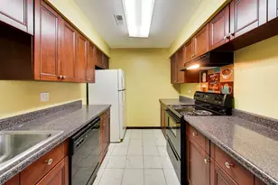 1440 Stonebridge Cir, Wheaton, IL 60189 - Photo 10