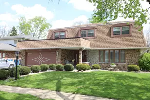 10347 S Alta Dr, Palos Hills, IL 60465 - Photo 2