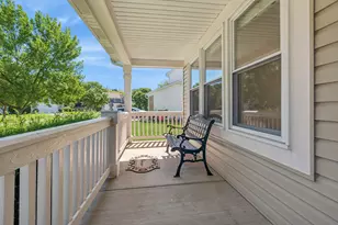 1312 Chesterfield Ln, Grayslake, IL 60030 - Photo 2