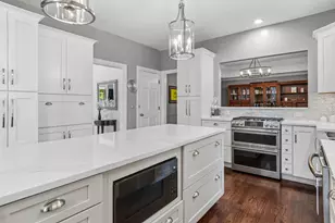 627 Rock Spring Rd, Naperville, IL 60565 - Photo 6