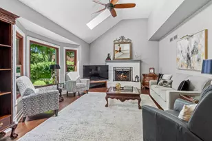 627 Rock Spring Rd, Naperville, IL 60565 - Photo 10