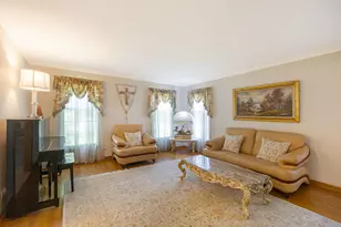 1509 Lori-Lyn Ln, Northbrook, IL 60062 - Photo 4