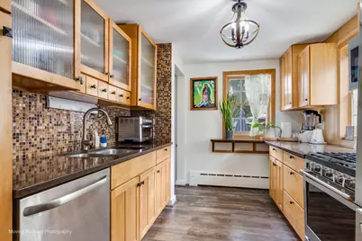 2211 N Bonnie Brook Lane, Waukegan, IL 60087 - Photo 8