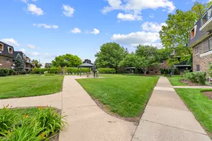 3223 W Parkway Dr, Northbrook, IL 60062 - Photo 16