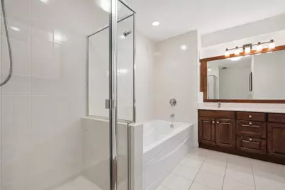 21 E Huron Street #3204, Chicago, IL 60611 - Photo 22