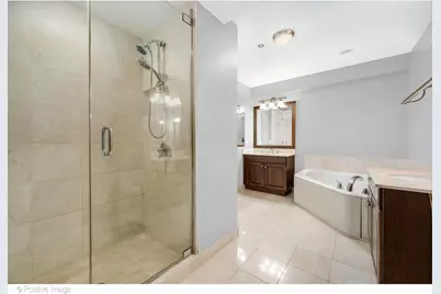 21 E Huron Street #3204, Chicago, IL 60611 - Photo 18