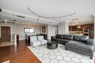 21 E Huron St, Chicago, IL 60611 - Photo 8