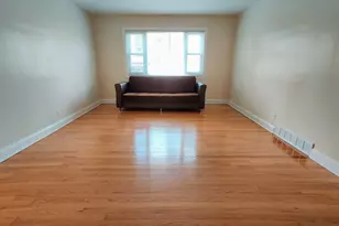 2435 W Balmoral Ave, Chicago, IL 60625 - Photo 2