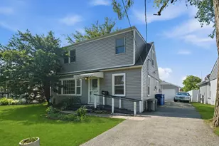 6811 W Crandall Ave, Worth, IL 60482 - Photo 1