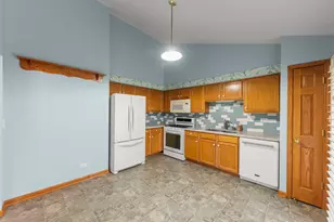 413 Carriage Ct, Oswego, IL 60543 - Photo 12