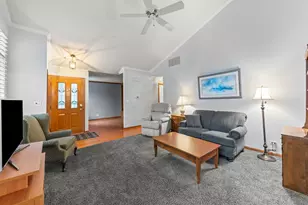 413 Carriage Ct, Oswego, IL 60543 - Photo 6