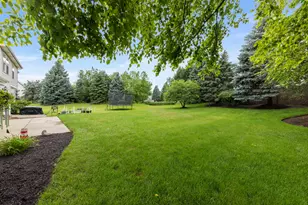 413 Carriage Ct, Oswego, IL 60543 - Photo 4