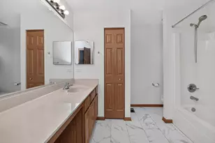 2120 Grand Pointe Trail, Aurora, IL 60503 - Photo 18