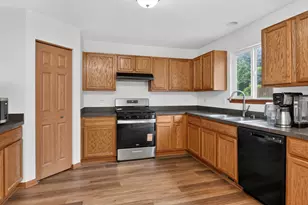 2120 Grand Pointe Trail, Aurora, IL 60503 - Photo 6