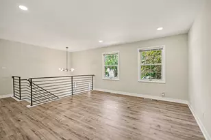 1312 W Oakmont Rd, Hoffman Estates, IL 60169 - Photo 4