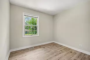 1312 W Oakmont Rd, Hoffman Estates, IL 60169 - Photo 14