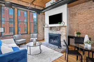 331 S Peoria St, Chicago, IL 60607 - Photo 2