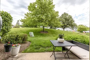 951 Ridgefield Ln, Wheeling, IL 60090 - Photo 20