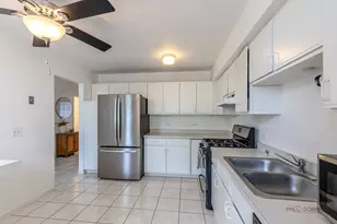 951 Ridgefield Ln, Wheeling, IL 60090 - Photo 12