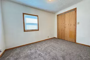 224 W 2nd Pl, Spring Valley, IL 61362 - Photo 10