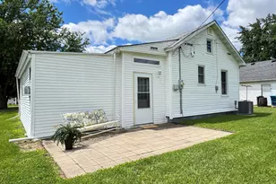 224 W 2nd Pl, Spring Valley, IL 61362 - Photo 4