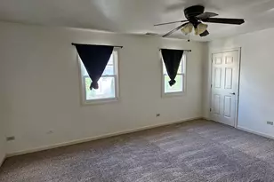 833 Village Quarter Rd, West Dundee, IL 60118 - Photo 12