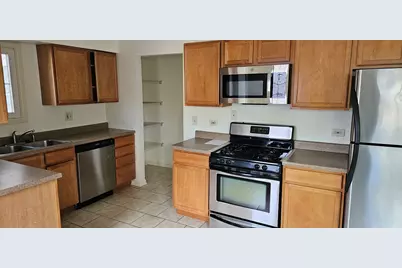 833 Village Quarter Road #TH-C, West Dundee, IL 60118 - Photo 6