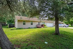 306 W Olive St, Minier, IL 61759 - Photo 24