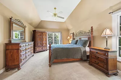 1002 Stonehedge Road, Saint Charles, IL 60174 - Photo 18