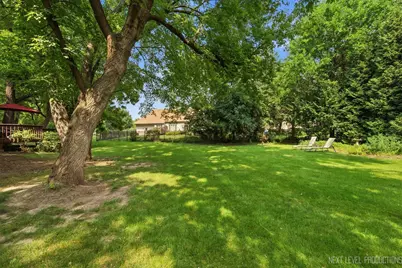 1002 Stonehedge Road, Saint Charles, IL 60174 - Photo 34