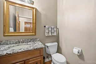 1002 Stonehedge Rd, Saint Charles, IL 60174 - Photo 14