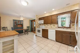 29W303 Hartman Dr, Naperville, IL 60564 - Photo 12